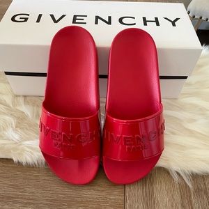 New!  Givenchy women pool slides